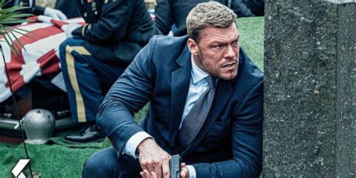 Alan Ritchson - Bio, Age, net worth, height, Wiki, Facts and Family
