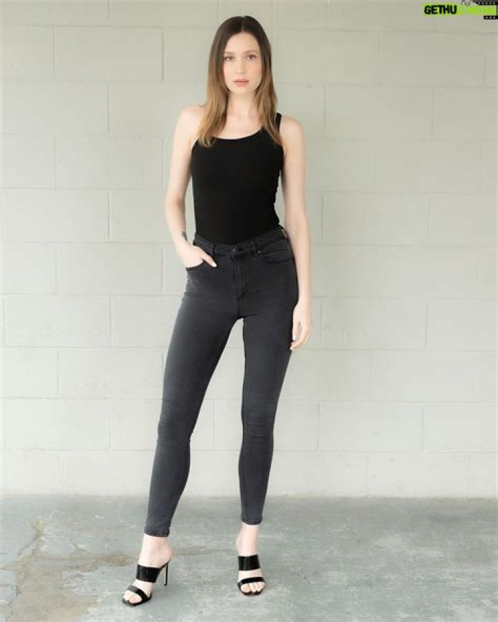 Alexia Fast (movieactress) Wiki,Age,Birthday,Biography,Height,Net Worth ..