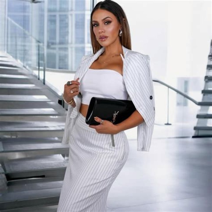 Andrea Espada (tvshowhost) Wiki,Age,Birthday,Biography,Height,Net Worth ..