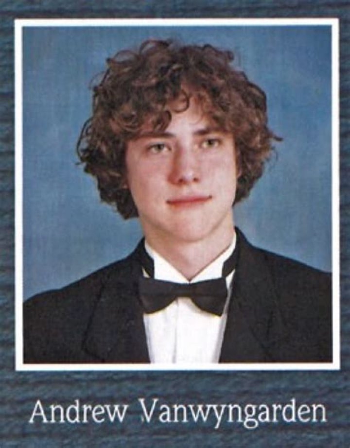 Andrew VanWyngarden (rocksinger) Wiki,Age,Birthday,Biography,Height,Net Worth ..