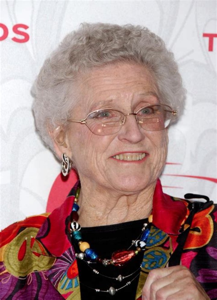 Ann B. Davis (tvactress) Wiki,Age,Birthday,Biography,Height,Net Worth ..