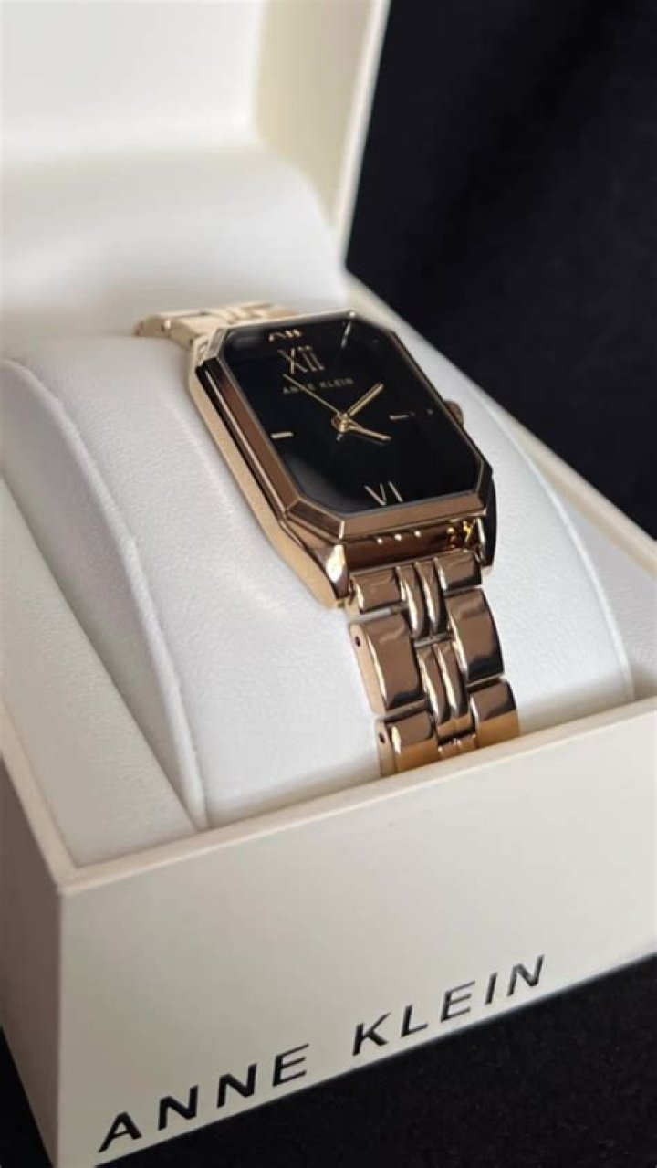 Anne Klein (fashiondesigner) Wiki,Age,Birthday,Biography,Height,Net Worth ..