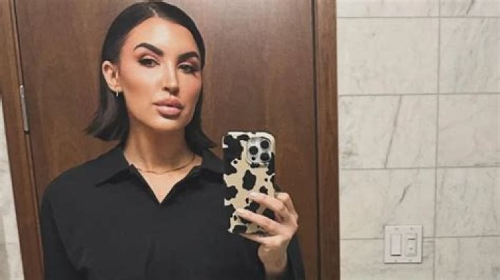 Ashlee Holmes - Bio, Age, Wiki, Facts and Family