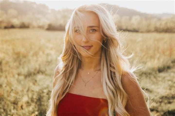 Ashley Cooke - Bio, Age, Wiki, Facts and Family