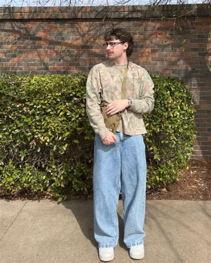 August Bruce (youtubestar) Wiki,Age,Birthday,Biography,Height,Net Worth ..