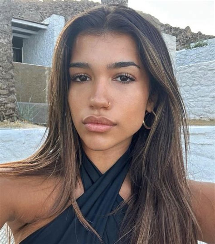 Azra Mian - Bio, Age, Wiki, Facts and Family