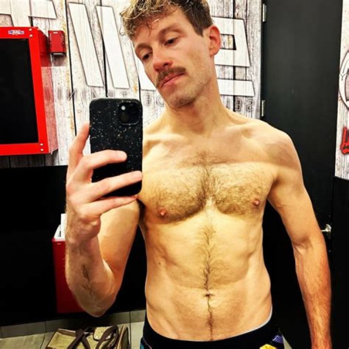 Barrett Foa - Bio, Age, net worth, height, Wiki, Facts and Family