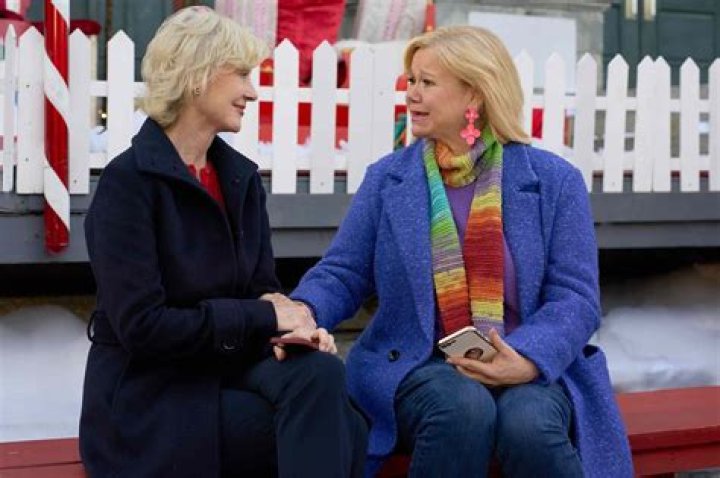 Beth Broderick - Bio, Age, Wiki, Facts and Family