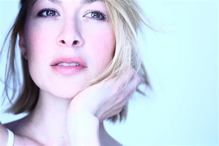 Blythe Auffarth - Bio, Age, Wiki, Facts and Family