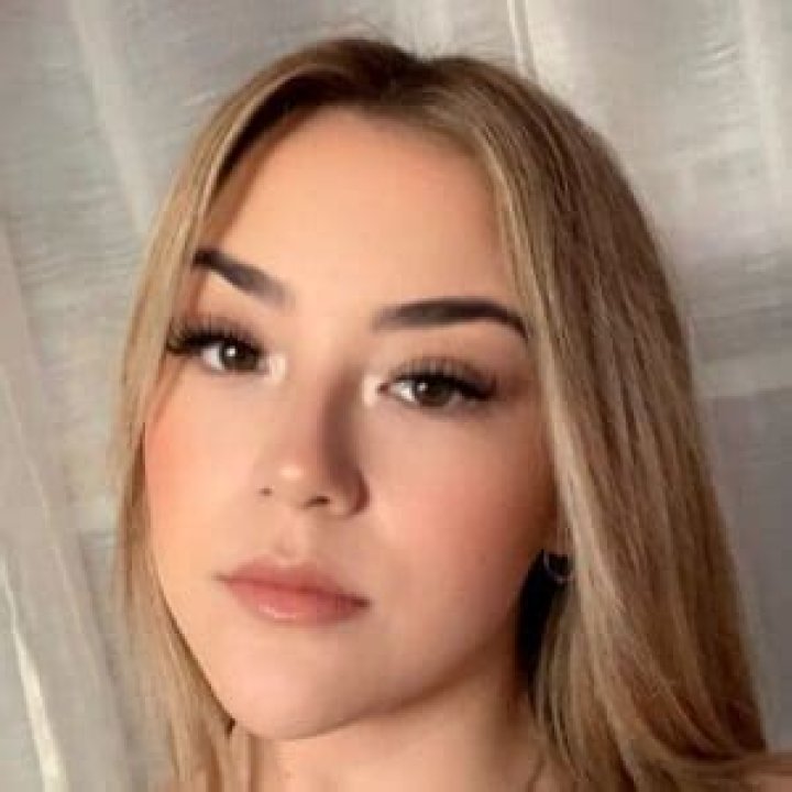 Brenda Lona : Age, Birthday, Wiki, Bio and Family, Net Wo...