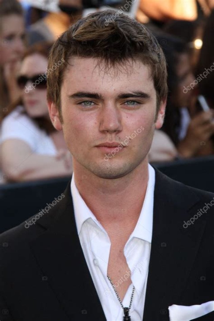 Cameron Bright - Bio, Age, Wiki, Facts and Family