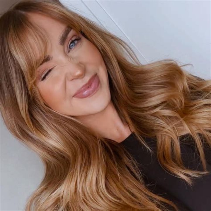Cara Loren - Bio, Age, Wiki, Facts and Family