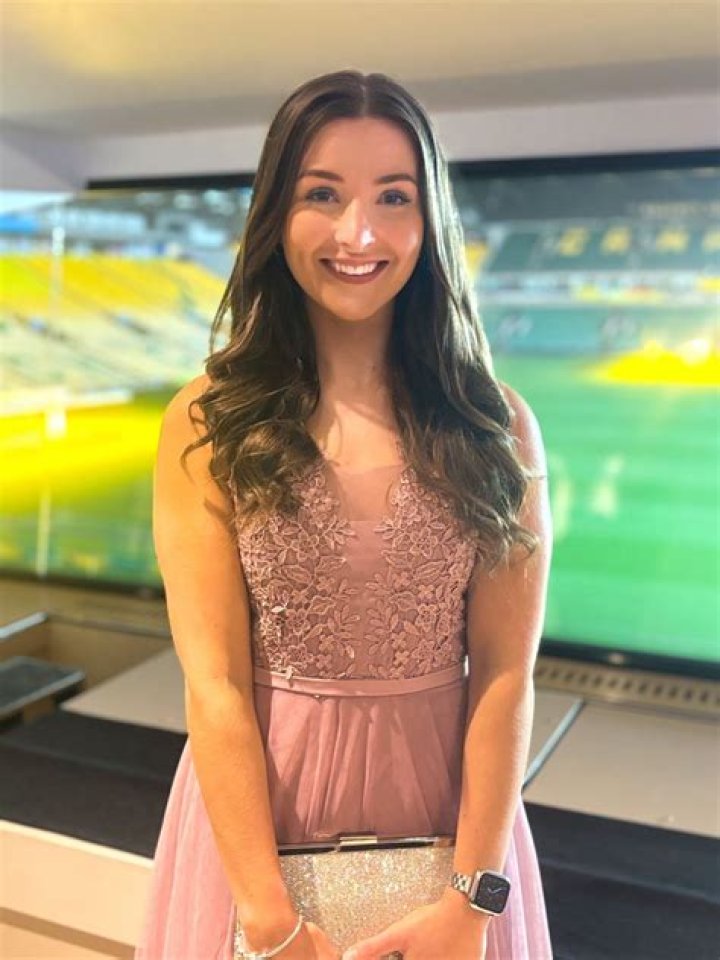 Carly Hughes (actress) - Wikipedia, Age, Net Worth, Biography , Spotify, TikTok, Facebook, Facts and Family