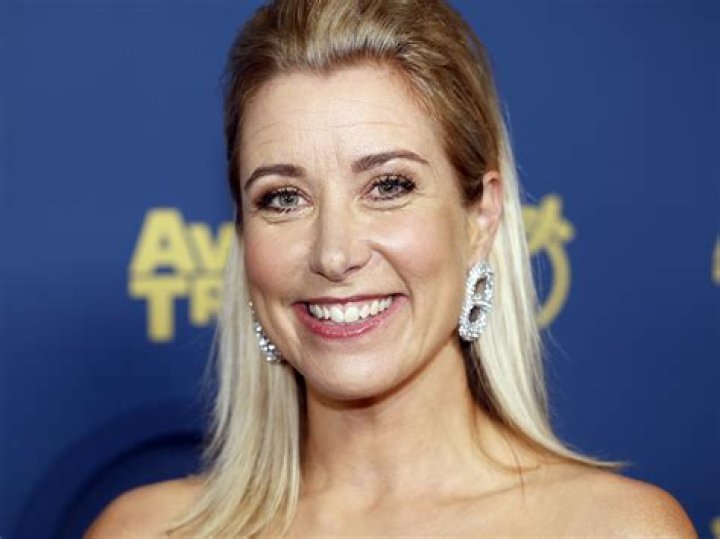 Carrie Nye - Bio, Age, Wiki, Facts and Family