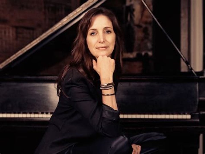 Chantal Kreviazuk - Bio, Age, Wiki, Facts and Family
