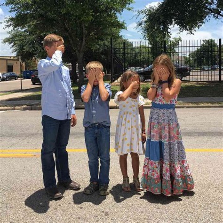 Chip Gaines - Bio, Age, net worth, height, weight, Wiki, Facts and Family