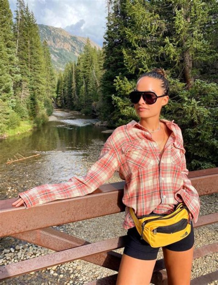 Chloe Bartoli - Bio, Age, Wiki, Facts and Family