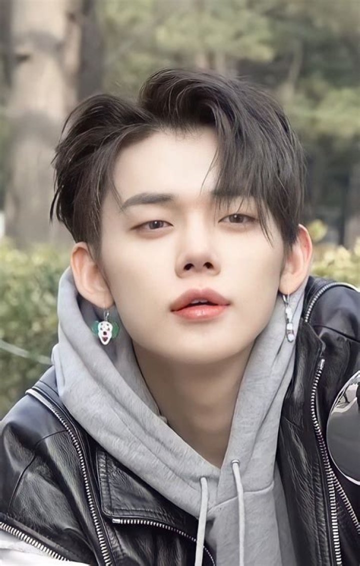 Yeonjun - Bio, Age, height, weight, Wiki, Facts and Family