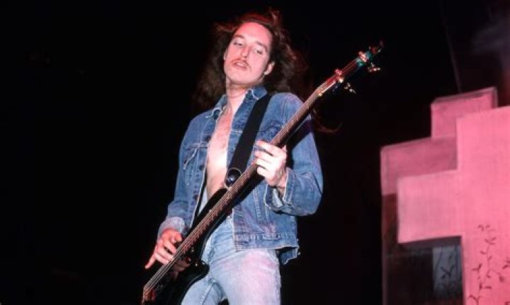 Cliff Burton - Bio, Age, net worth, height, weight, Wiki, Facts and Family