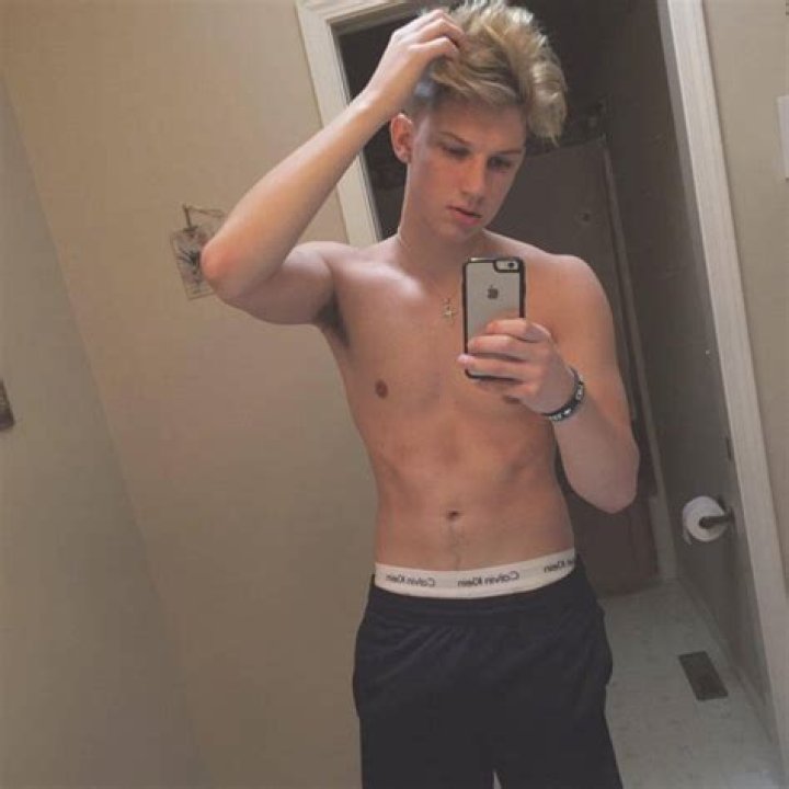 Conner Bobay - Bio, Age, height, weight, Wiki, Facts and Family