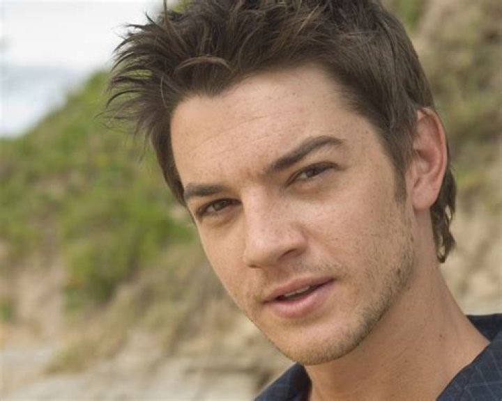 Craig Horner - Bio, Age, height, weight, Wiki, Facts and Family