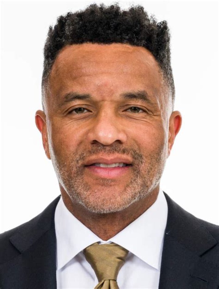 Damon Stoudamire - Bio, Age, net worth, height, Wiki, Facts and Family