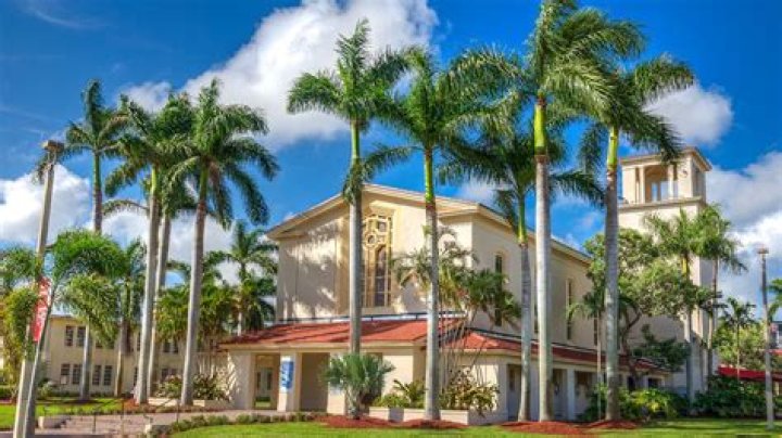 Dave Barry - Bio, Age, net worth, Wiki, Facts and Family