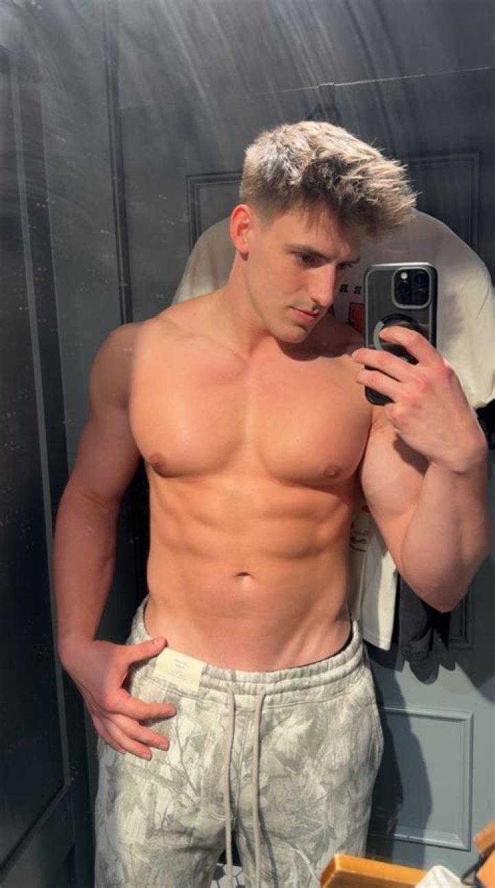 Devon Hughes - Bio, Age, height, Wiki, Facts and Family