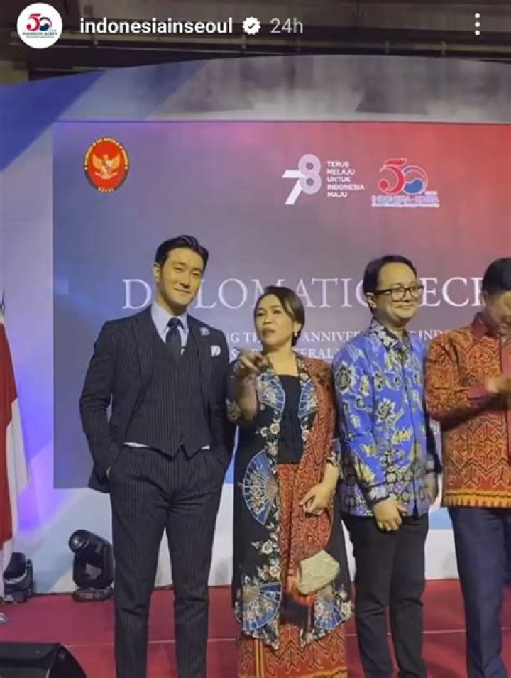 Dita Karang - Bio, Age, Wiki, Facts and Family