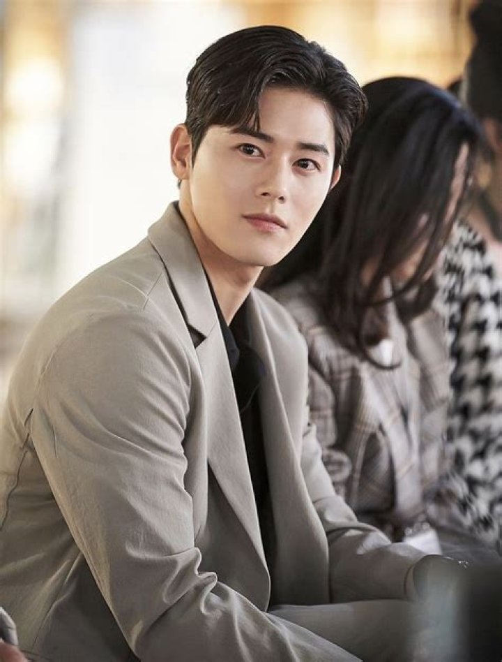 Dong-joon Kim: YouTube Star Detailed Bio, Age, Birthday, & Height Insights and more