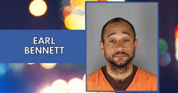 Earl Bennett - Bio, Age, siblings, weight, height, Wiki, Facts and Family