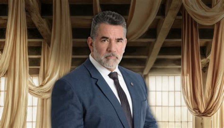 Eduardo Santamarina - Bio, Age, height, Wiki, Facts and Family