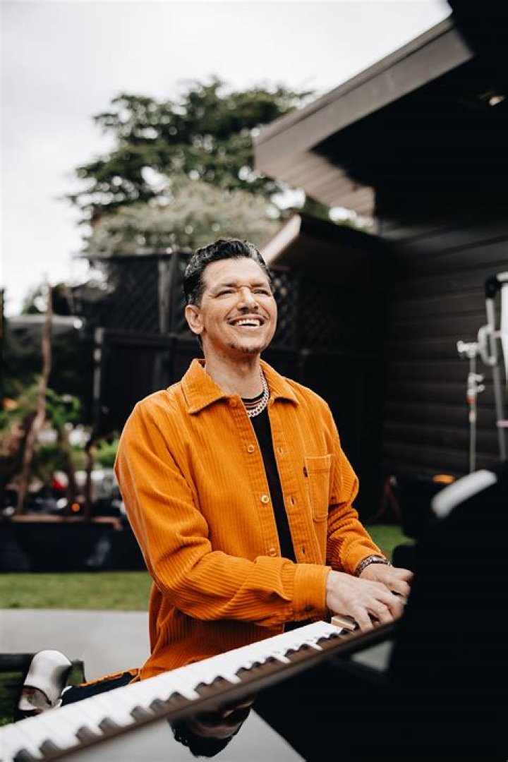 El Debarge - Bio, Age, net worth, Wiki, Facts and Family