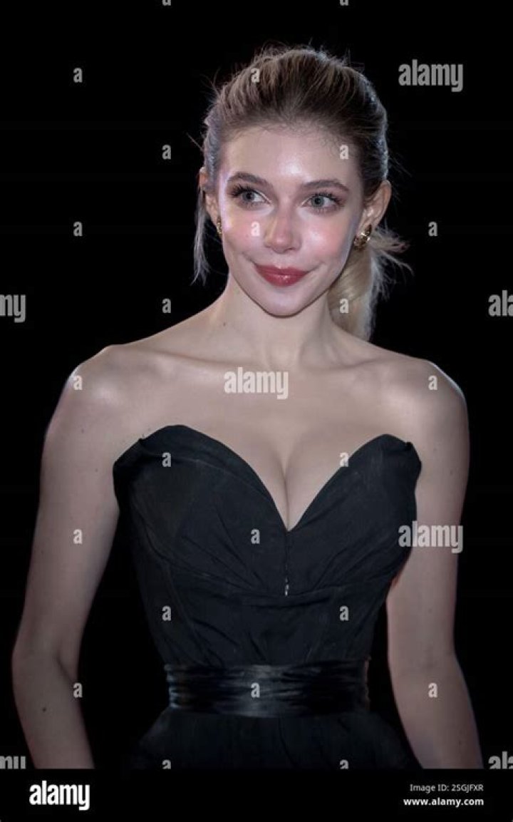 Eleanor Worthington Cox - Bio, Age, Wiki, Facts and Family