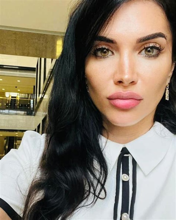 Elisa Jordana - Bio, Age, Wiki, Facts and Family