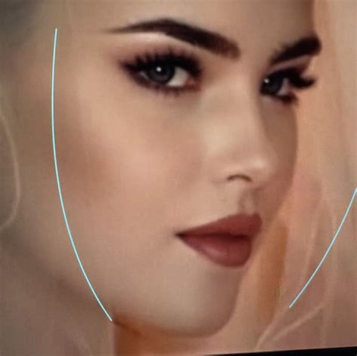 Eliza Faria - Bio, Age, Wiki, Facts and Family