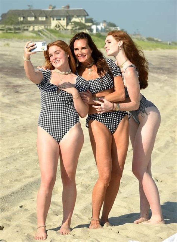 Elizabeth Grier - Bio, Age, Wiki, Facts and Family