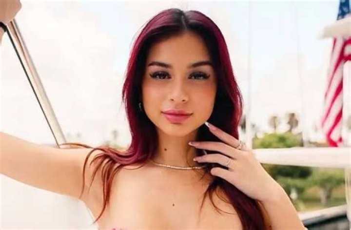 Ellie JellyBeanTV - Bio, Age, Wiki, Facts and Family