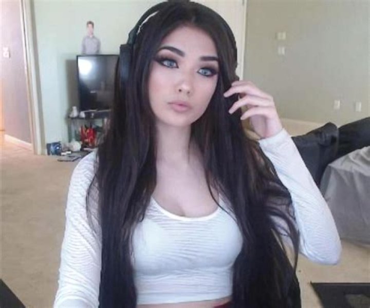 Emiru - Bio, Age, Wiki, Facts and Family