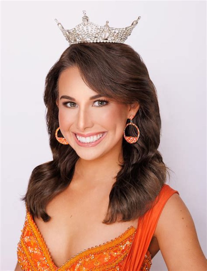 Emma Troupe - Bio, Age, Wiki, Facts and Family