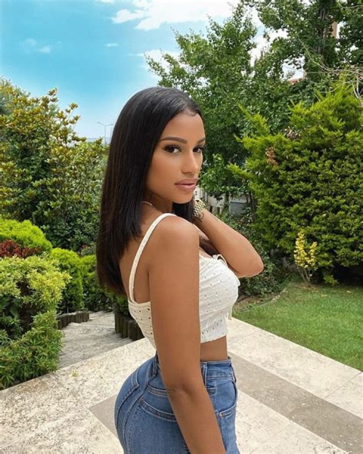 Fanny Neguesha - Bio, Age, Wiki, Facts and Family