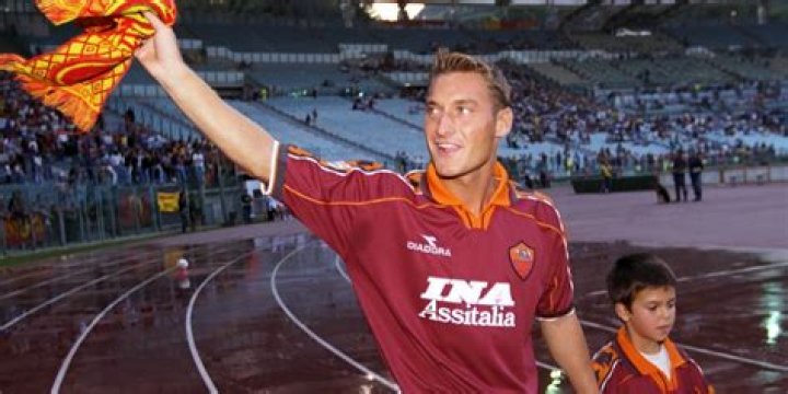 Francesco Totti - Bio, Age, net worth, height, Wiki, Facts and Family