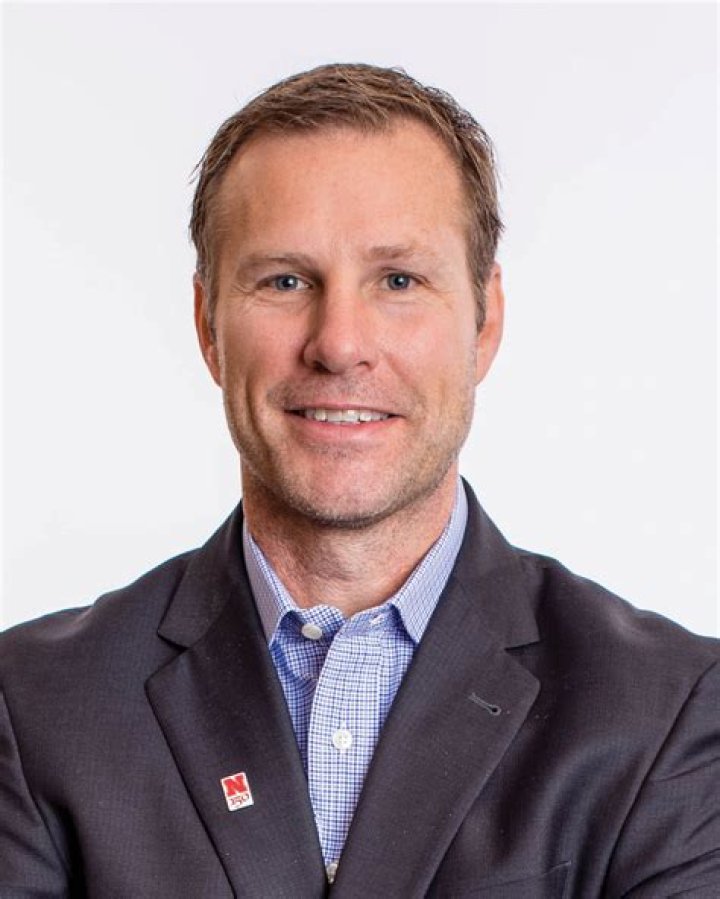 Fred Hoiberg - Bio, Age, net worth, height, Wiki, Facts and Family