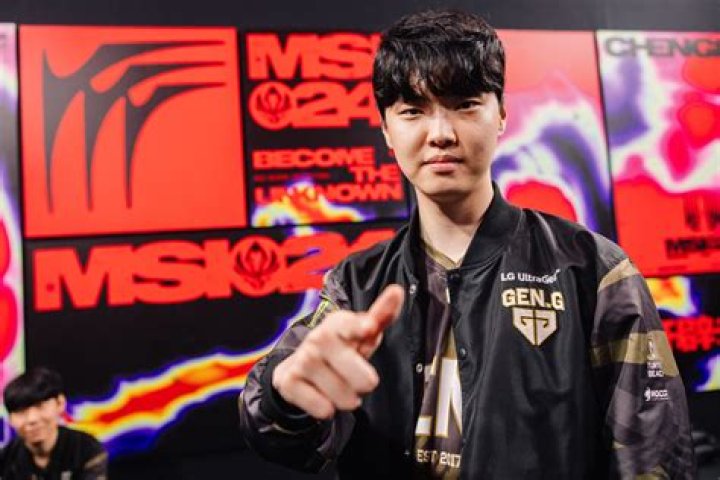 g.sofm: Instagram Star Detailed Bio, Age, Birthday, & Height Insights and more