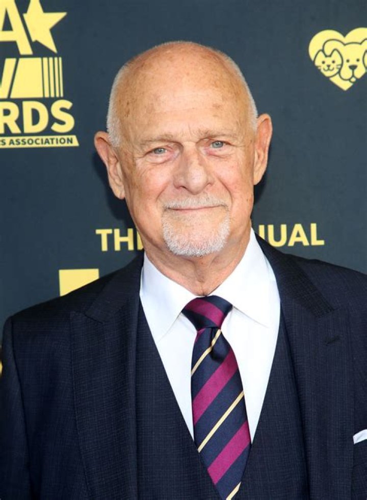 Gerald McRaney - Bio, Age, net worth, height, Wiki, Facts and Family