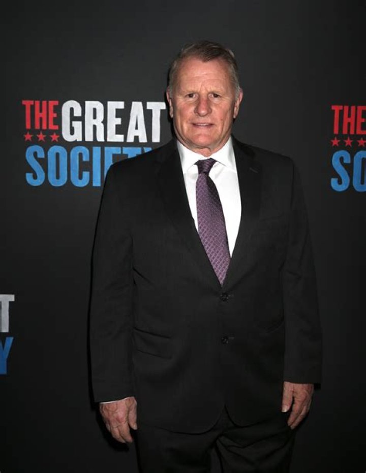 Gordon Clapp - Bio, Age, net worth, height, Wiki, Facts and Family