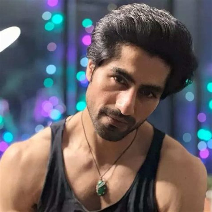 Harshad Chopra - Bio, Age, siblings, height, Wiki, Facts and Family