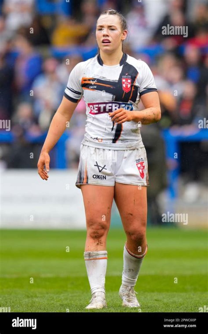 Hollie Flynn - Bio, Age, Wiki, Facts and Family