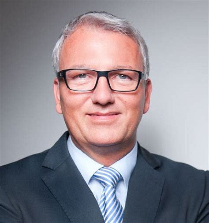 Hopie Schlenker (webvideostar) - Wikipedia, Age, Net Worth, Biography , Spotify, TikTok, Facebook, Facts and Family