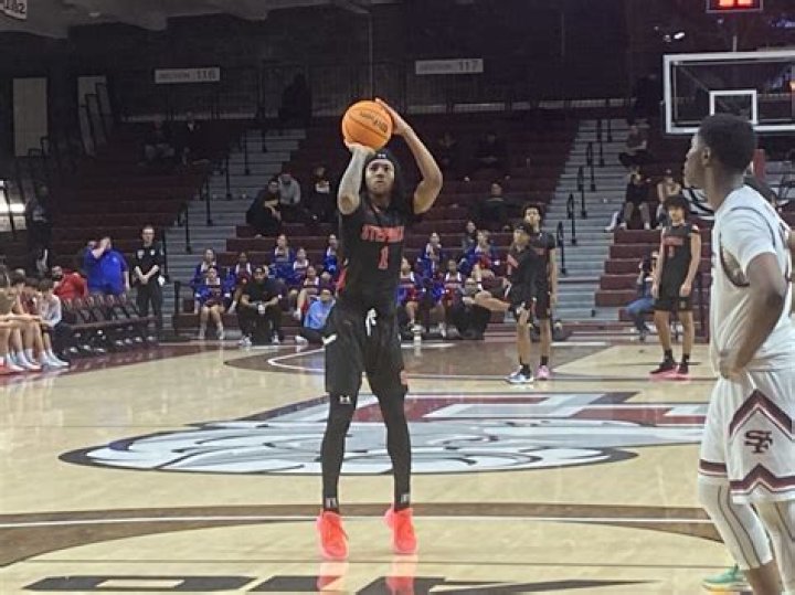 Howard Eisley - Bio, Age, height, Wiki, Facts and Family